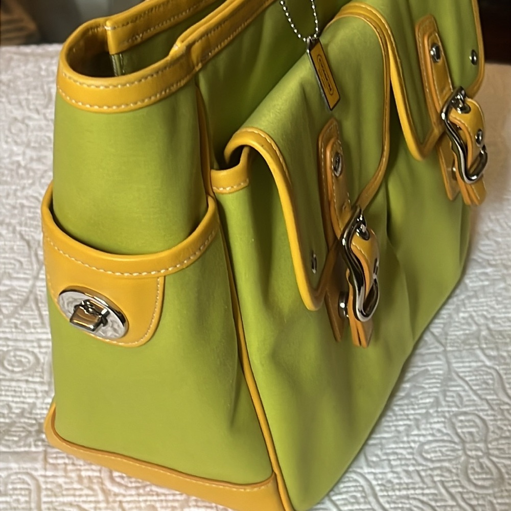 Coach Vintage Garden Tote Green Apple/ Yellow - Picture 6 of 12